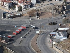 Başkent’te cadde ve sokaklar kısıtlamanın ikinci gününde de boş kaldı