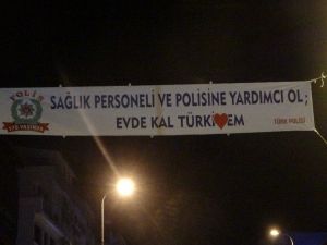 Uşak sokakları sessizliğe büründü
