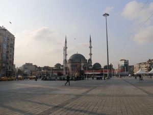 Taksim Camii’nde sona yaklaşıldı