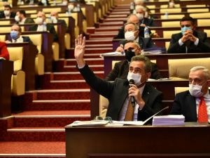 Büyükşehir toplantısında gerginlik