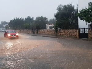 Turizm cenneti Bodrum’u sağanak vurdu