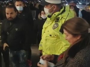 Taksim ve İstiklal Caddesi’nde maske ve sigara denetimi