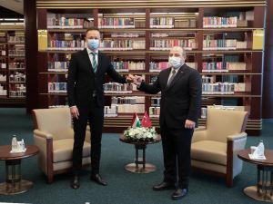 Bakan Varank: “Türkiye’ye güvenip yatırım yapanların beklediğinden daha fazlasını kazanacağı yeni bir döneme giriyoruz”