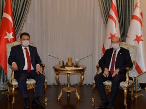 KKTC’de yeni kabine listesi Cumhurbaşkanı Tatar’a sunuldu