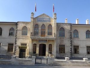 İşyerinin önüne sandalye atıp oturmak yasaklandı