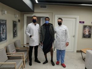 Afrikalı hasta System Hospital’da sağlığına kavuştu