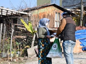 Düzce Belediyesi ekipleri Bahçeşehir’de 80 bin maske dağıtıldı