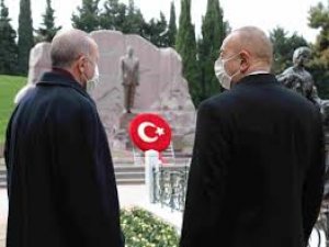Cumhurbaşkanı Erdoğan, Haydar Aliyev’in kabrini ziyaret etti