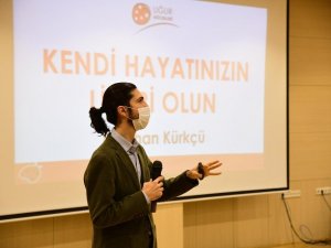 Mamak Belediyesi, belediye personeline “Kendi Hayatınızın Lider Ol” semineri düzenledi