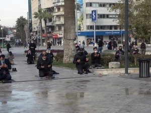 Denizli’de Cuma namazından sonra yağmur duası okundu