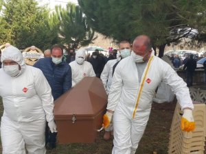 Korona virüse yenilen Prof. Dr. Koyuncu, Söke’de toprağa verildi