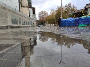 Eminönü Meydanı boş kaldı