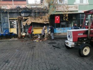 Karacasu’da vatandaş evde, belediye görevde