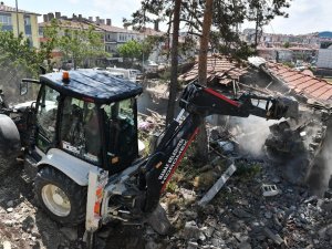 Mamak Belediyesi yaptığı kentsel dönüşüm projeleriyle Başkent’in estetiğine katkıda bulunuyor
