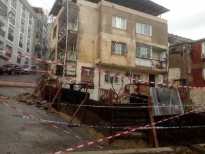 Kayma riski bulunan binaya tahliye