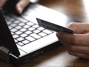 Bu yılın kazananı online alışveriş oldu