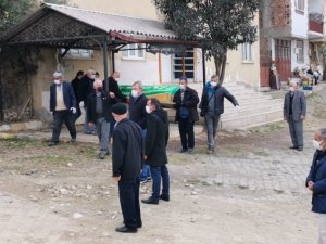 Karı-koca aynı gün korona virüse yenik düştü