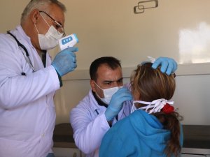 Mobil sağlık klinikleri Suriye’deki kamplarda