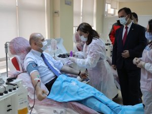 Covid-19’u atlatan Bakan Soylu’dan örnek davranış