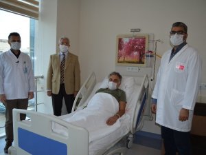 Hastanın ağız içinden alınan doku, idrar yoluna nakledildi