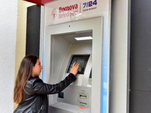 Bornova’da vatandaşlara vergi ödeme kolaylığı