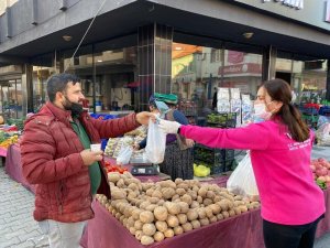 Başkan Öndeş’ten pazar esnafına sıcak çorba ikramı