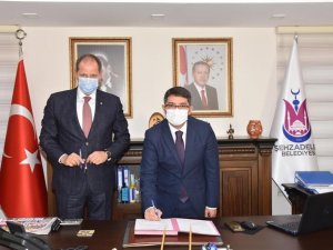 Şehzadeler’de imzalar ova yolları için atıldı