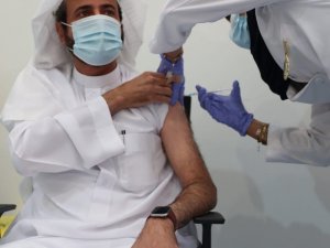 Suudi Arabistan’da Covid-19 aşılaması başladı