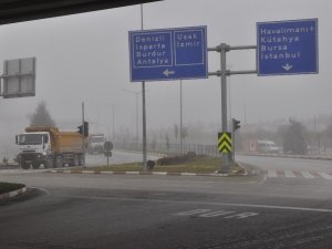 Afyonkarahisar’da sisli hava hayatı olumsuz etkiledi