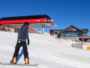 Erciyes’te kayak keyfi tüm hızıyla sürüyor