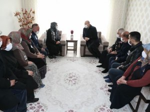 Bakan Soylu’dan şehit ailesine ziyaret
