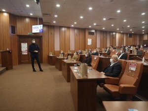 Başkan Gökhan Yüksel dernek yöneticileri ile bir araya geldi, 500 günlük yolculuğunu paylaştı
