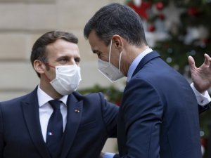 Macron’la temaslı olan İspanya Başbakanı Sanchez karantinada