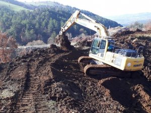 Fundacık’ta hayvan içme suyu göleti temizleniyor