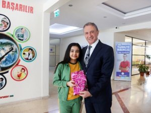 İhlas Koleji öğrencisi Bilim Olimpiyatları’nda İstanbul birincisi oldu