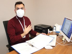 Kendisini hayata bağlayan doktorlarla aynı hastanede çalışmaya başladı