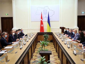 Bakan Çavuşoğlu ve Bakan Akar, Ahıska Türkleri ile buluştu
