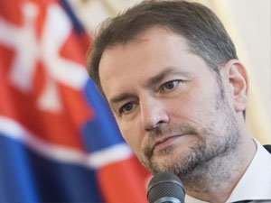 "Ekonomi Bakanı koltuğunda bir aptal olduğu için üzgünüm"