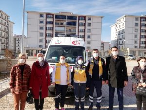 Suluovalı AK kadınlardan sağlıkçılara özel ikram