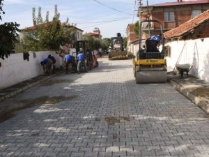 Gölmarmara’da 80 bin metrekare kilit parke döşemesi