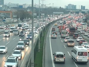 İstanbulda kısıtlama  öncesi trafik yoğunluğu rekor seviyede