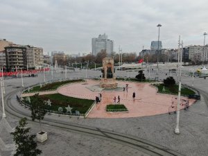 Taksim Meydanı ve İstiklal Caddesi boş kaldı