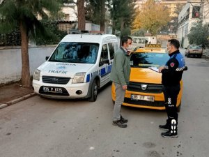 Büyükşehir zabıtasından yavru köpeğe çarpan şoföre ceza