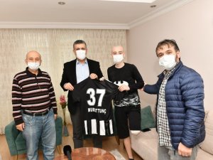 Başkan Bozkurt’tan ayağı kesilen Tunç’a moral ziyareti