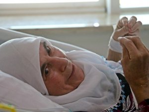 Kalbi ilaçla çalıştırıldı, öldü öldü dirildi, 74 yaşında Covid’i yendi  doktorları bile şaşırttı