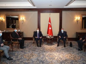 Çavuşoğlu ve Akar, Ukrayna’daki Ahıskalı Türklerle bir araya geldi