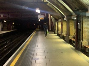 İngiltere’de kısıtlama önlemleri arttırıldı