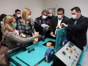 Merkezefendi Belediyesinden sokak hayvanları için mama üretim tesisi