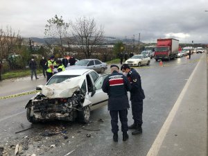 Hafriyat kamyonuna arkadan çarpan sürücü hayatını kaybetti