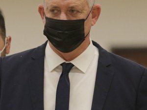 İsrail Savunma Bakanı Gantz karantinaya alındı
